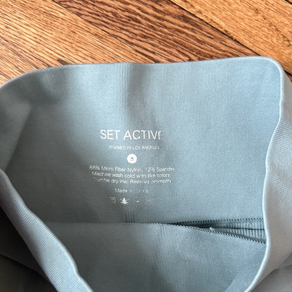 SET Active Light Blue Leggings and Top Set - Picture 2 of 3